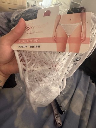 Tanga con pedrería y corazón
