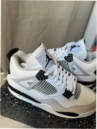 Jordan 4 Retro Military Negro Talla 44