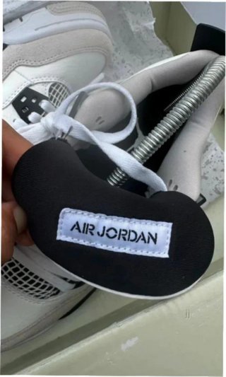 Jordan 4 Retro Military Negro Talla 37.5