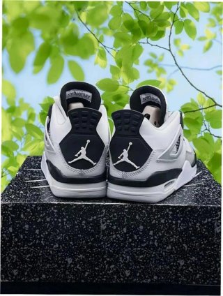 Jordan 4 Retro Military Negro Talla 37.5