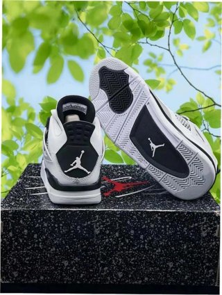 Jordan 4 Retro Military Negro Talla 37.5