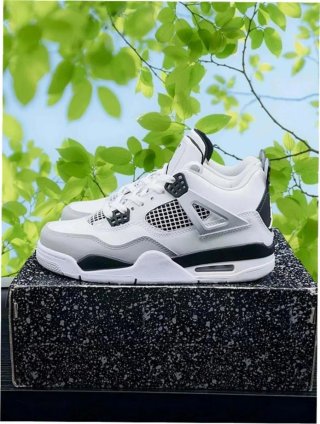 Jordan 4 Retro Military Negro Talla 37.5