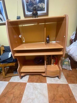 Mueble ordenador madera y plástico