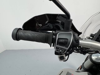 Moto Guzzi V85 TT Travel 2022