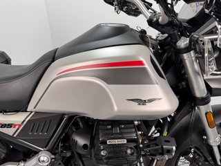Moto Guzzi V85 TT Travel 2022