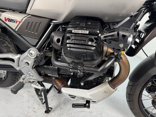 Moto Guzzi V85 TT Travel 2022