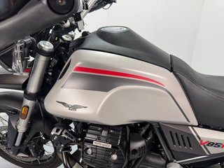Moto Guzzi V85 TT Travel 2022