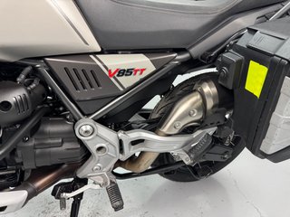 Moto Guzzi V85 TT Travel 2022