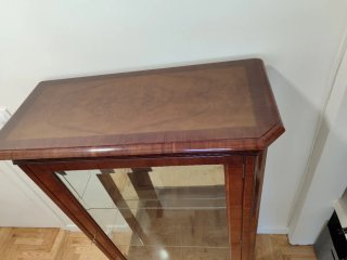 Vetrina classica in legno e vetro
