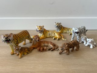 animales salvajes de juguete