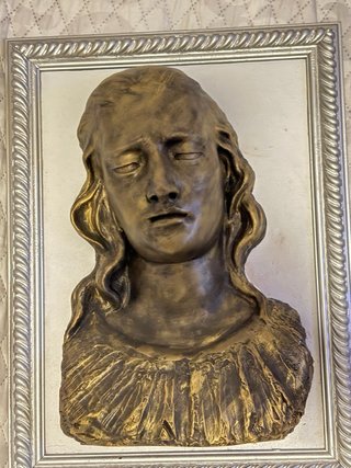 Relieve Virgen en Marco Plateado