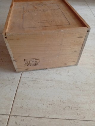 Caja de vino de madera Ramón Bilbao