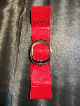 Cinturón Elástico Rojo Hebilla Ovalada