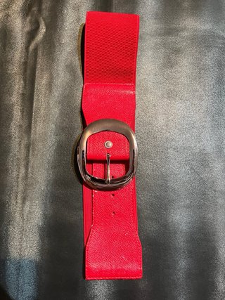 Cinturón Elástico Rojo Hebilla Ovalada
