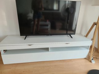 Mueble TV blanco y cristal