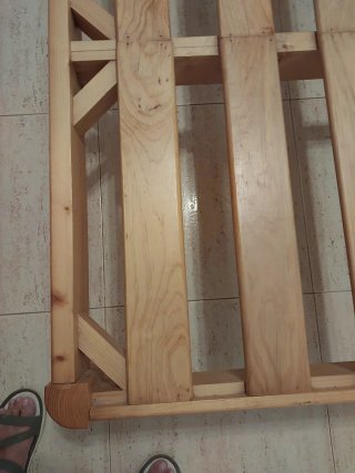 Somier de madera y colchón
