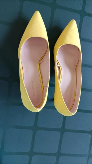 Zapatos de tacón Zara amarillos Talla 38