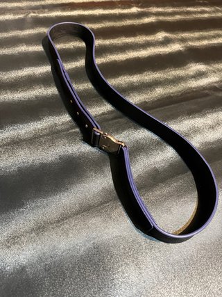 Cinturón de cuero con hebilla Rol