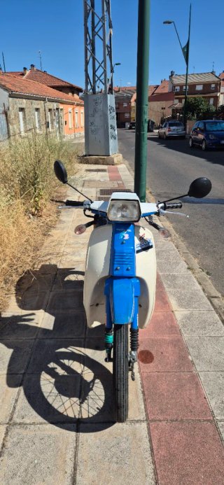 Honda Scoopy SH80 Azul y Blanco