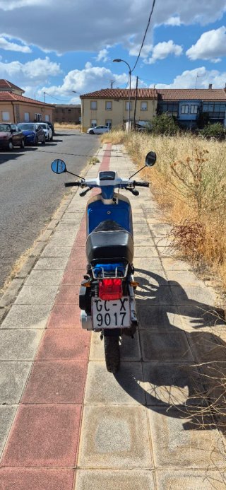 Honda Scoopy SH80 Azul y Blanco