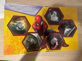 Spider-Man. Historias animadas: Incluye un libr...