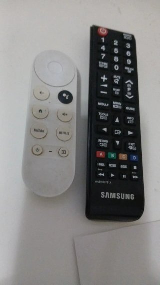 Televisor Samsung 32" LED + chrome cast smart TV