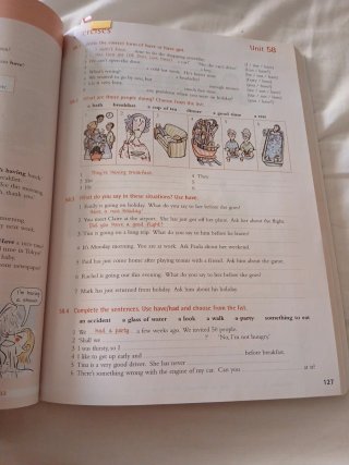 Essential Grammar in Use with Answers and CD-RO...