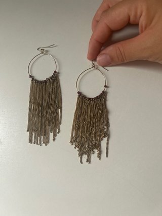 Pendientes largos dorados con flecos