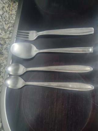 Set de cubiertos de acero inoxidable