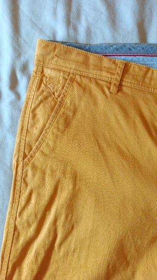 Pantalón Corto Chisnbal Amarillo Talla 46