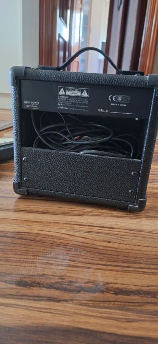 Pack Guitarra Eléctrica Baffin + Amplificador