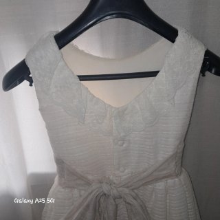 Traje de comunión blanco con flores
