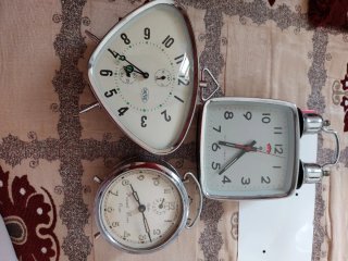 Reloj despertador antiguo de campana