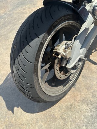 Aprilia Shiver 750 2008 Naked Negra y Blanca