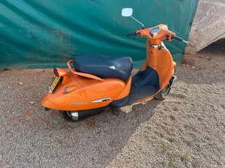 Moto Scooter Naranja