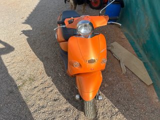 Moto Scooter Naranja