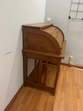 Escritorio vintage madera maciza con persiana