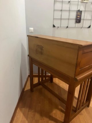 Escritorio vintage madera maciza con persiana