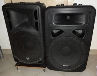 Altavoces Potentes LEEM y Skytec Negros