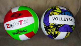 4 Palloni (3 Pallavolo, 1 Calcio)