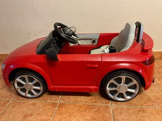 Coche eléctrico infantil
