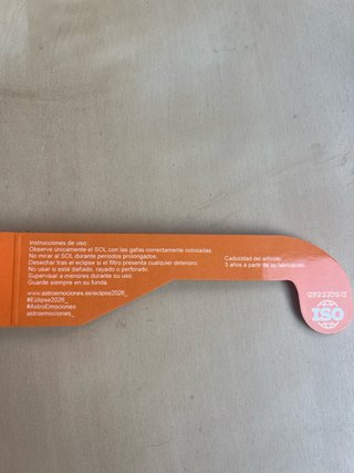 Gafas de eclipse naranja