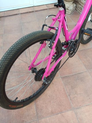 Bicicleta niña 24 rosa, no hago envíos.