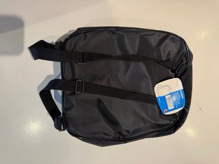 Mochila Rígida Negra Nueva con Etiquetas