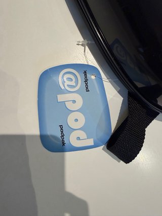 Mochila Rígida Negra Nueva con Etiquetas