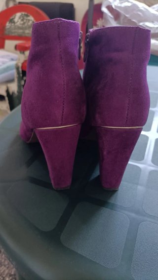 Botines morados tacón ancho talla 39