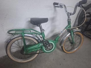 2 Bicicletas niñ@ BH 1 plegable y la otra no.