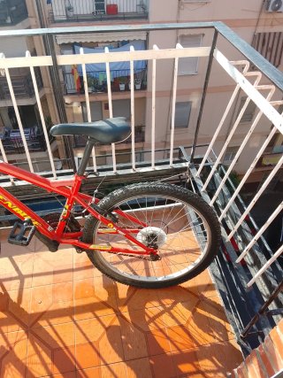 Bicicleta roja montaña 24 pulgadas