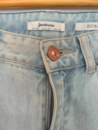 Pantalones vaqueros Stradivarius desgastados nuevo