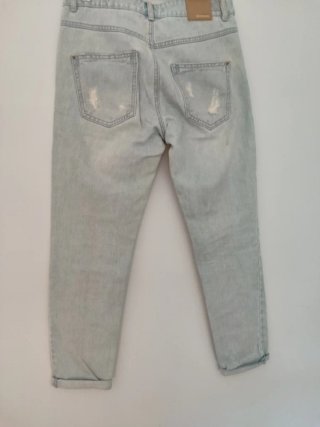 Pantalones vaqueros Stradivarius desgastados nuevo